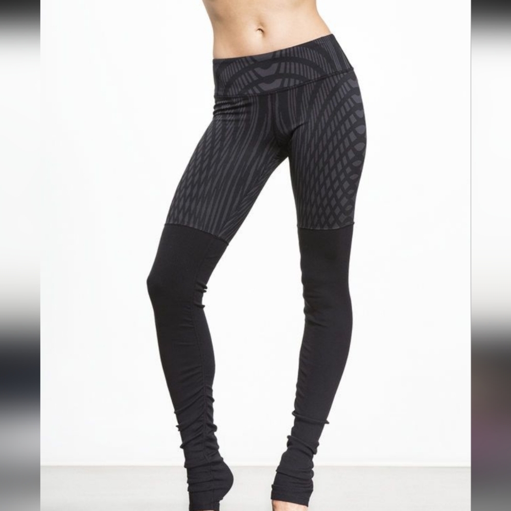 Alo Yoga Goddess Legging In Black w/ Sheer Lower Half Women's Size S or XS